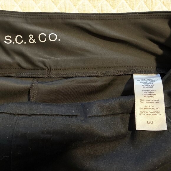 SC & Co - Black Jeans Skort / Shorts - Like New. Size L - Picture 3 of 3